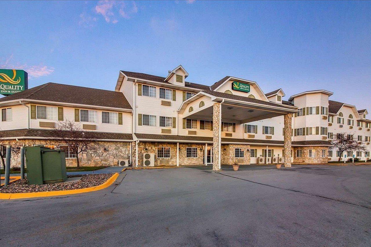 Quality Inn & Suites Arbor Exterior photo