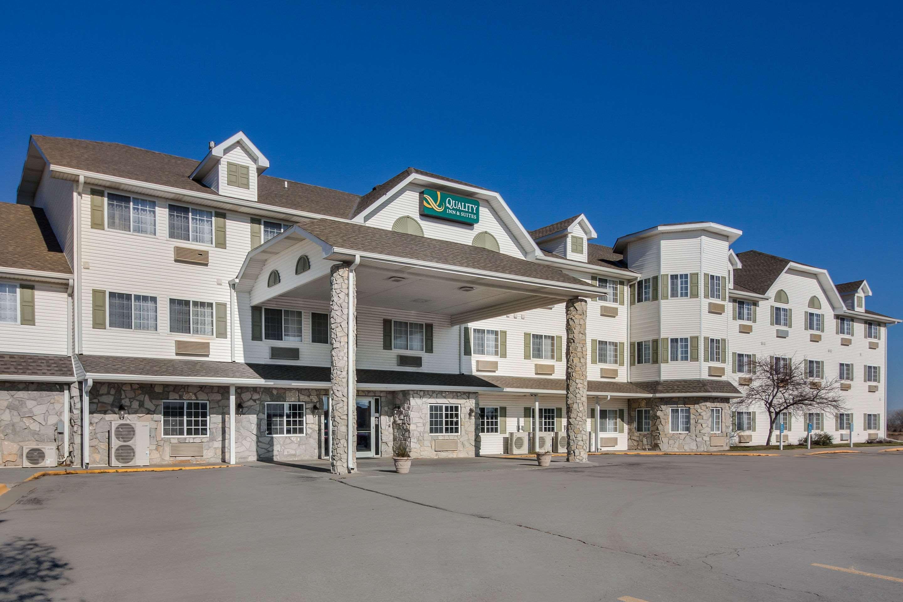 Quality Inn & Suites Arbor Exterior photo