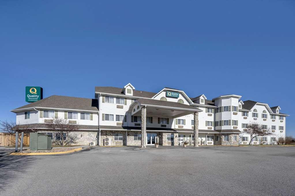 Quality Inn & Suites Arbor Exterior photo