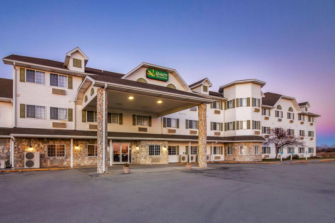 Quality Inn & Suites Arbor Exterior photo